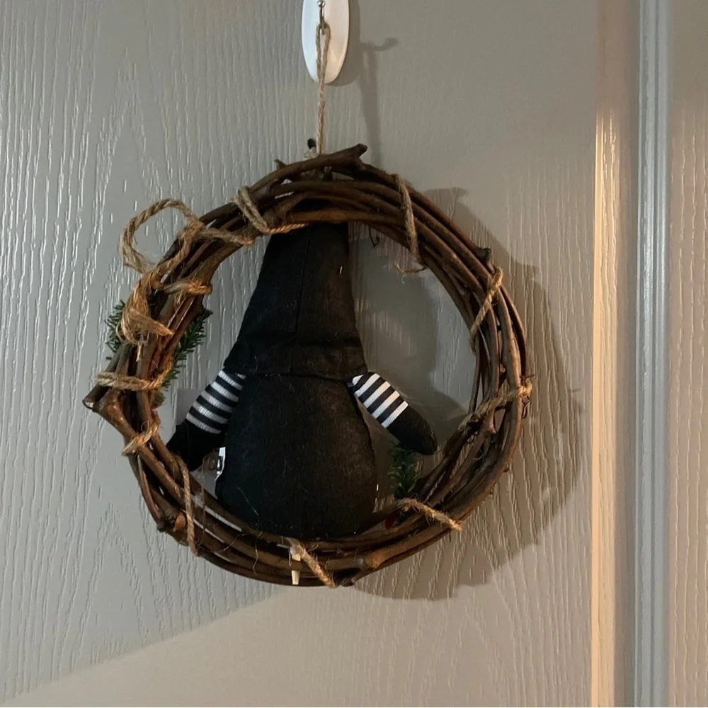 The Memory Company Vegas Golden Knights Gnome Wreath 10